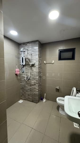 Kondominium untuk Disewa di Parkhill Residence - RentCare Management - Bathroom - PropertyGuru.com.my