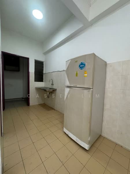 Pangsapuri untuk Disewa di Perdana Villa - Cassey Lim - Kitchen - PropertyGuru.com.my