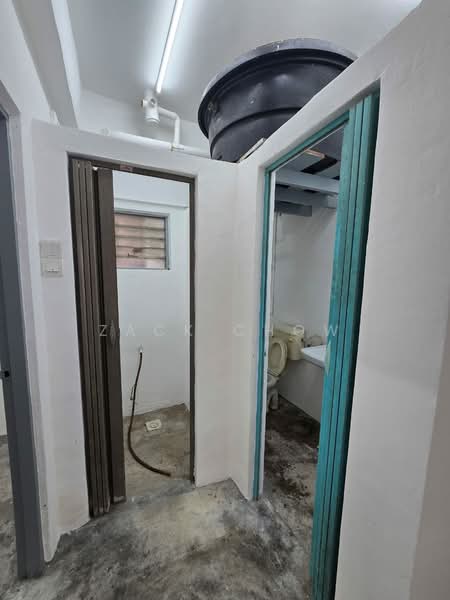 Flat for Sale at Taman Pulai Utama - Zack Chow - Bathroom - PropertyGuru.com.my