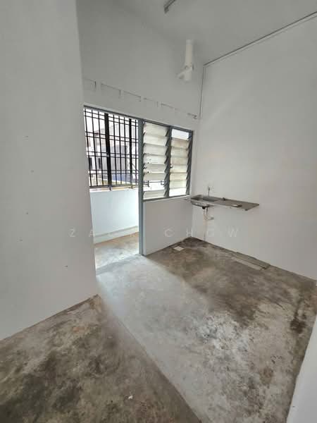 Flat for Sale at Taman Pulai Utama - Zack Chow - Interior - PropertyGuru.com.my