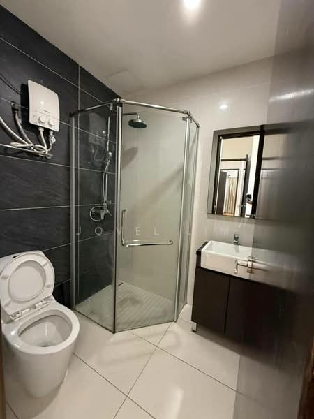 Kondominium untuk Dijual di Bay Point @ Country Garden Danga Bay - Jovel Lim - Bathroom - PropertyGuru.com.my