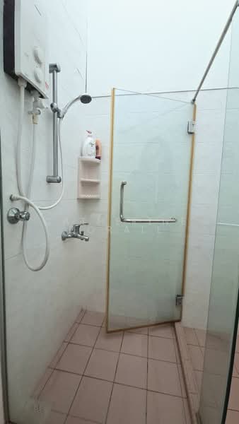 Rumah Teres 2 Tingkat untuk Dijual di SS18 (Subang Jaya) - Catherine Dorall - Bathroom - PropertyGuru.com.my