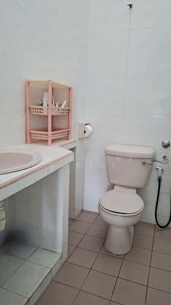 Rumah Teres 2 Tingkat untuk Dijual di SS18 (Subang Jaya) - Catherine Dorall - Bathroom - PropertyGuru.com.my