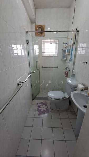 Rumah Teres 2 Tingkat untuk Dijual di SS18 (Subang Jaya) - Catherine Dorall - Bathroom - PropertyGuru.com.my