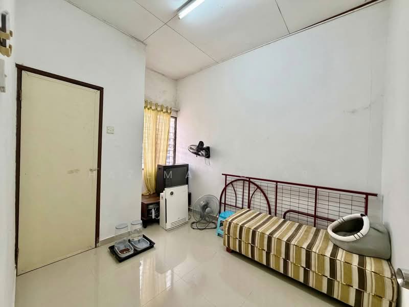 2-storey Terraced House for Sale in Puncak Alam (Selangor) - Hazeman Omar - Bedroom - PropertyGuru.com.my