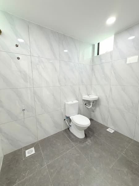 Rumah Teres 2 Tingkat untuk Dijual di Bandar Baru Permas Jaya (Permas Jaya) - Jordan Wong - Bathroom - PropertyGuru.com.my