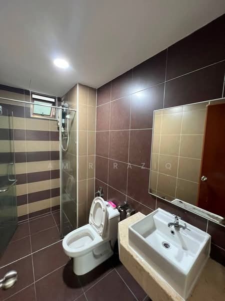 Service Residence for Rent at D'Inspire Residence (Inspira Bestari) - Amir Raziq - Bathroom - PropertyGuru.com.my