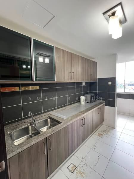 Service Residence for Rent at D'Inspire Residence (Inspira Bestari) - Amir Raziq - Kitchen - PropertyGuru.com.my