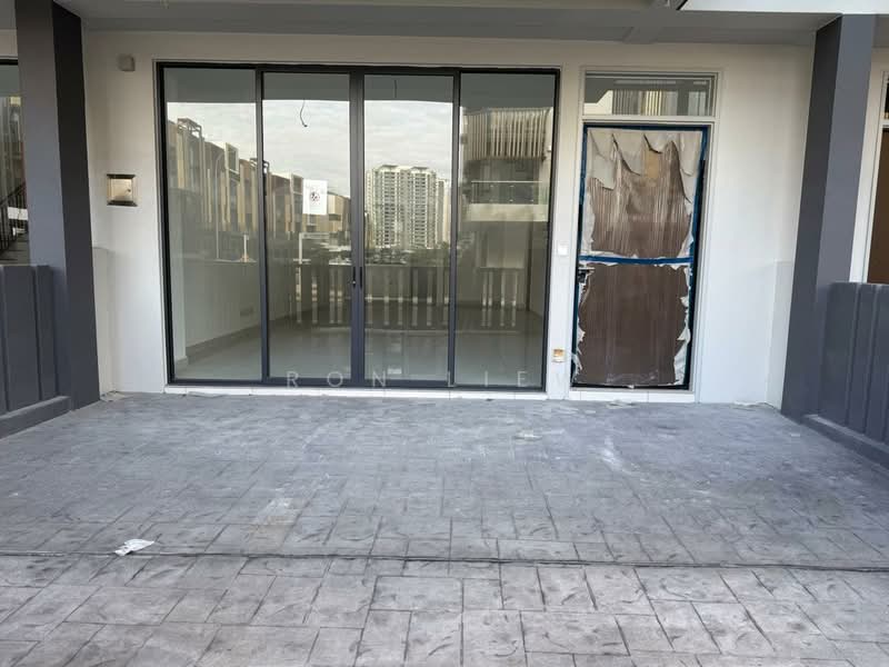 3-storey Terraced House for Sale in BANDAR PUCHONG JAYA (Puchong) - Ron Liew - Exterior - PropertyGuru.com.my