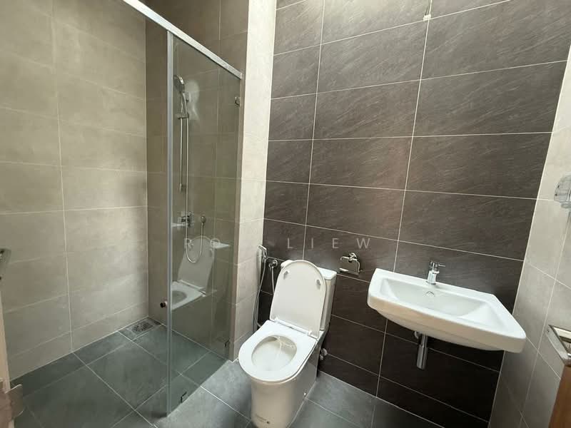3-storey Terraced House for Sale in BANDAR PUCHONG JAYA (Puchong) - Ron Liew - Bathroom - PropertyGuru.com.my