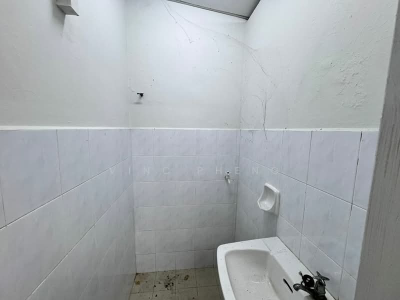Kedai / Pejabat untuk Dijual di Melaka (Melaka) - Vinc Pheng - Bathroom - PropertyGuru.com.my