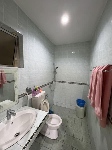 Semi-Detached House for Sale in Bandar Baru Bangi (Selangor) - Lee Crystal - PropertyGuru.com.my