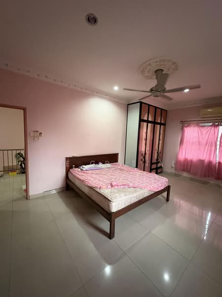 Semi-Detached House for Sale in Bandar Baru Bangi (Selangor) - Lee Crystal - PropertyGuru.com.my