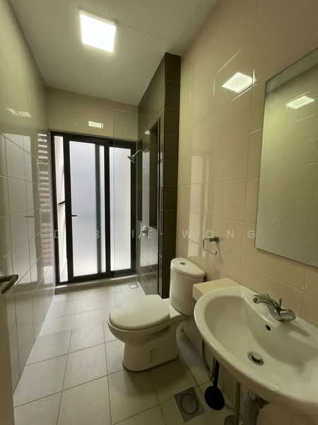 Semi-Detached House for Rent in Sungai Besi (Kuala Lumpur) - Debbie Wong - Bathroom - PropertyGuru.com.my