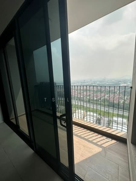 Servis Apartment untuk Dijual di Geo Bukit Rimau - TS Low - Balcony - PropertyGuru.com.my
