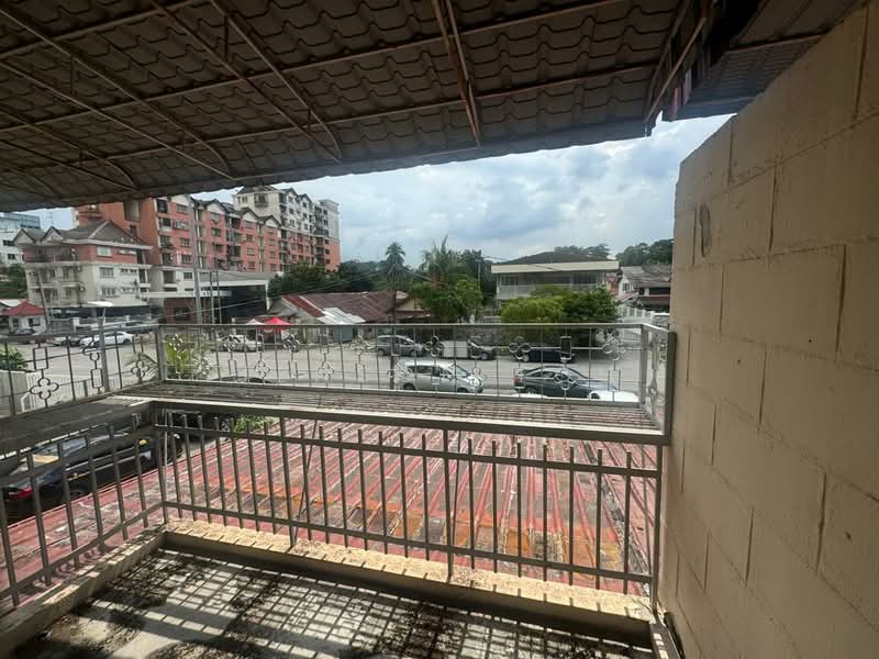 2-storey Terraced House for Rent in Jalan Ipoh (Kuala Lumpur) - Jenson Toh - Balcony - PropertyGuru.com.my
