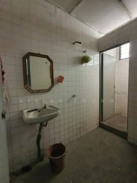 Factory for Rent in Ipoh (Perak) - Vivian Foong - Bathroom - PropertyGuru.com.my