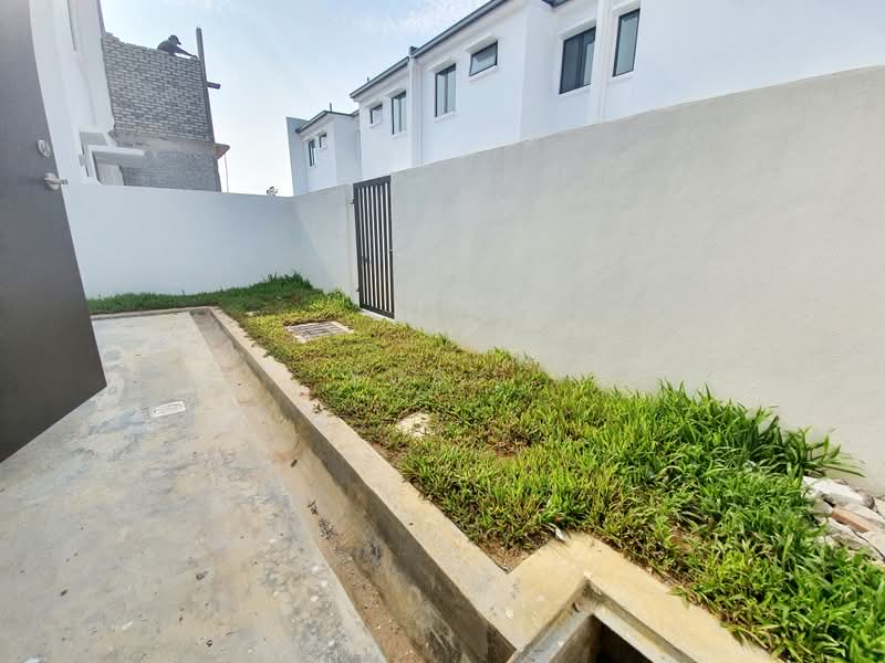 Rumah Teres 2 Tingkat untuk Dijual di Alam Impian (Shah Alam) - Yus . - Backyard area - PropertyGuru.com.my