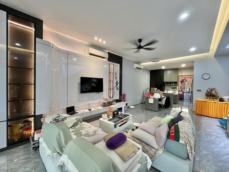 2-storey Terraced House for Rent in 16 Sierra (Puchong) - Iu Kong Hwa - Living Room - PropertyGuru.com.my