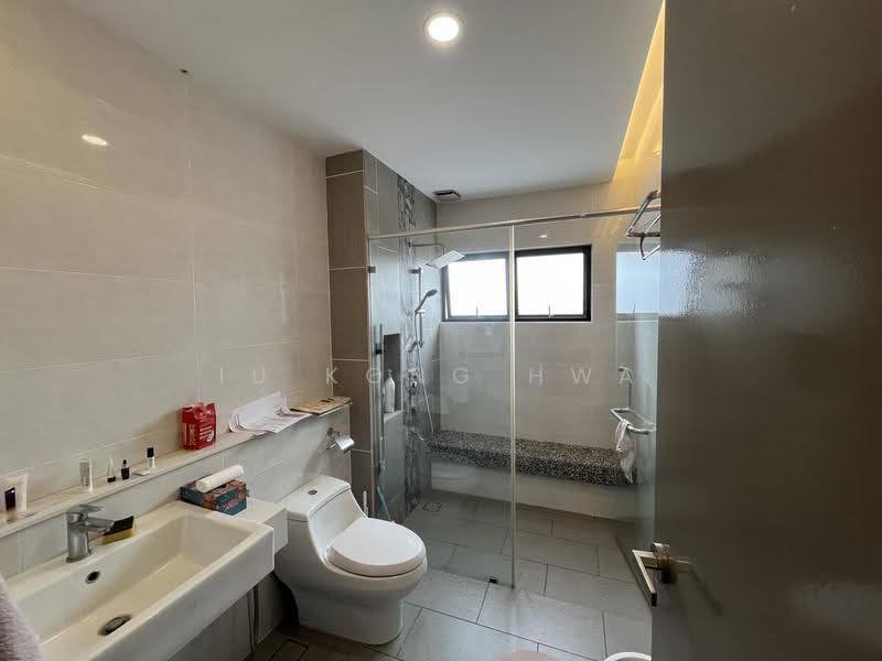 2-storey Terraced House for Rent in 16 Sierra (Puchong) - Iu Kong Hwa - Bathroom - PropertyGuru.com.my