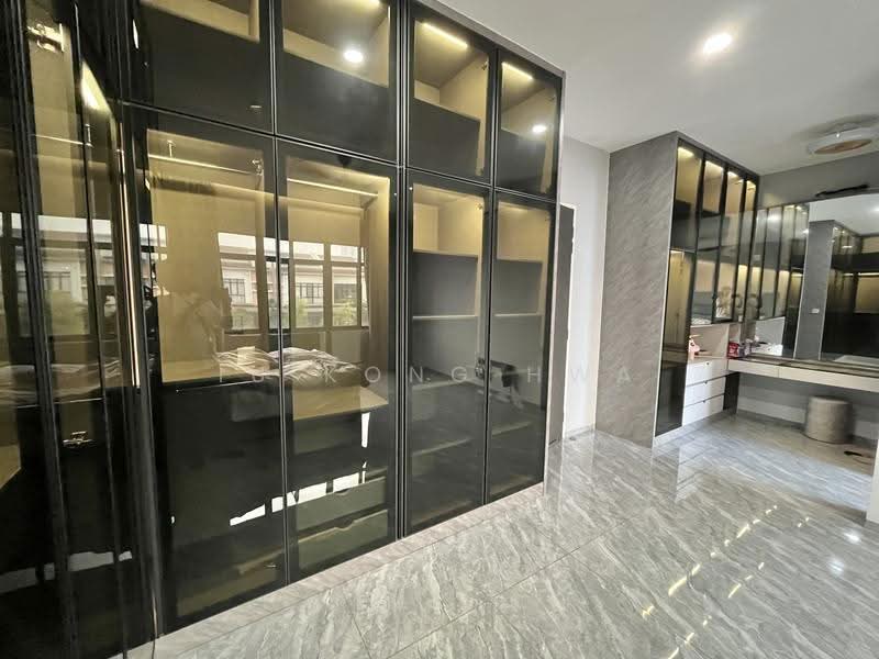 2-storey Terraced House for Rent in 16 Sierra (Puchong) - Iu Kong Hwa - Master Bedroom - PropertyGuru.com.my