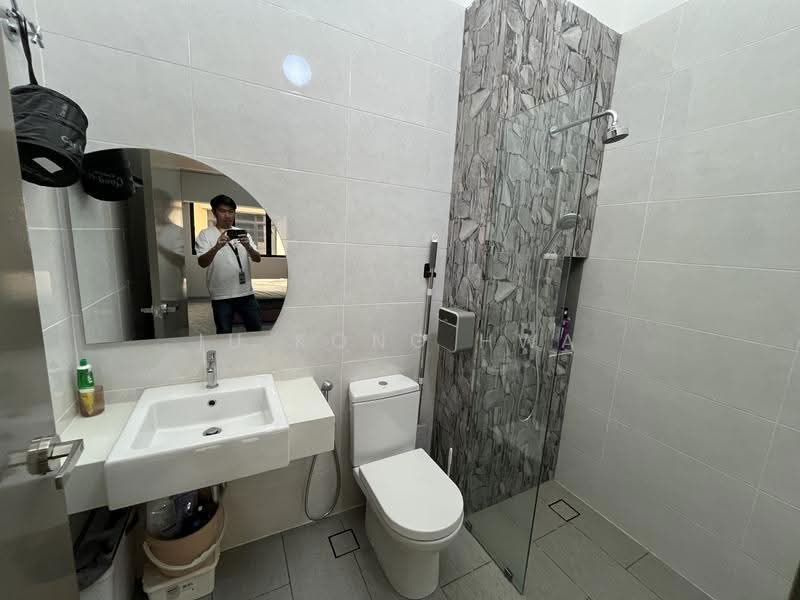 2-storey Terraced House for Rent in 16 Sierra (Puchong) - Iu Kong Hwa - Bathroom - PropertyGuru.com.my