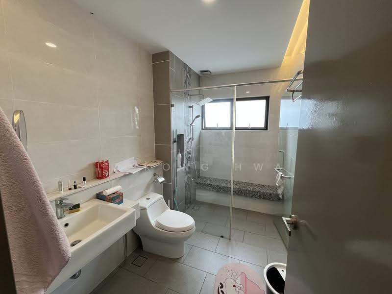 2-storey Terraced House for Rent in 16 Sierra (Puchong) - Iu Kong Hwa - Bathroom - PropertyGuru.com.my
