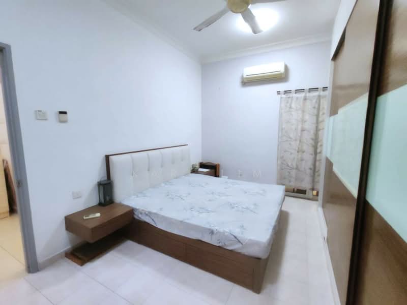 1.5-storey Terraced House for Sale in Taman Mutiara Rini (Skudai) - Karl Lim - Bedroom - PropertyGuru.com.my