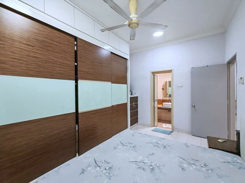 1.5-storey Terraced House for Sale in Taman Mutiara Rini (Skudai) - Karl Lim - Bedroom - PropertyGuru.com.my
