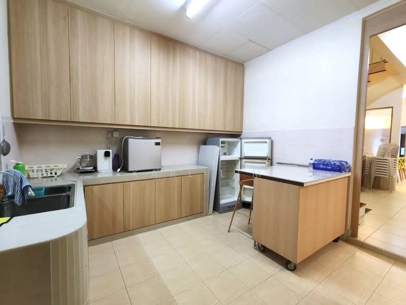 1.5-storey Terraced House for Sale in Taman Mutiara Rini (Skudai) - Karl Lim - Kitchen - PropertyGuru.com.my
