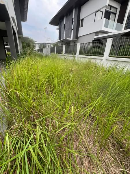 Semi-Detached House for Sale in Sungai Buloh (Selangor) - Evelyn Khoo - Exterior - PropertyGuru.com.my