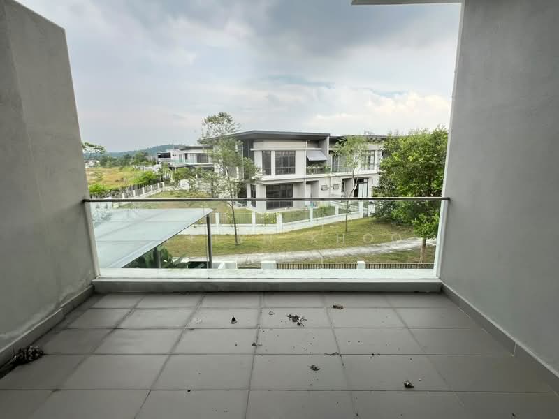 Semi-Detached House for Sale in Sungai Buloh (Selangor) - Evelyn Khoo - Balcony - PropertyGuru.com.my