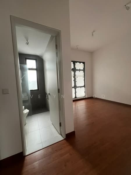 Semi-Detached House for Sale in Sungai Buloh (Selangor) - Evelyn Khoo - Bathroom - PropertyGuru.com.my