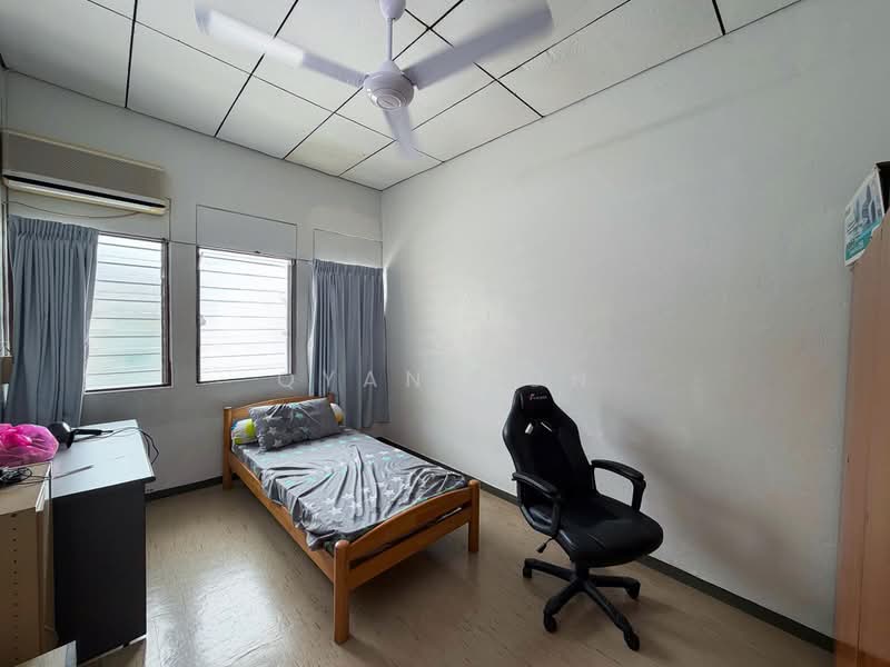 2-storey Terraced House for Sale in Island Glades (Jelutong) - Qyan Goh - Bedroom - PropertyGuru.com.my