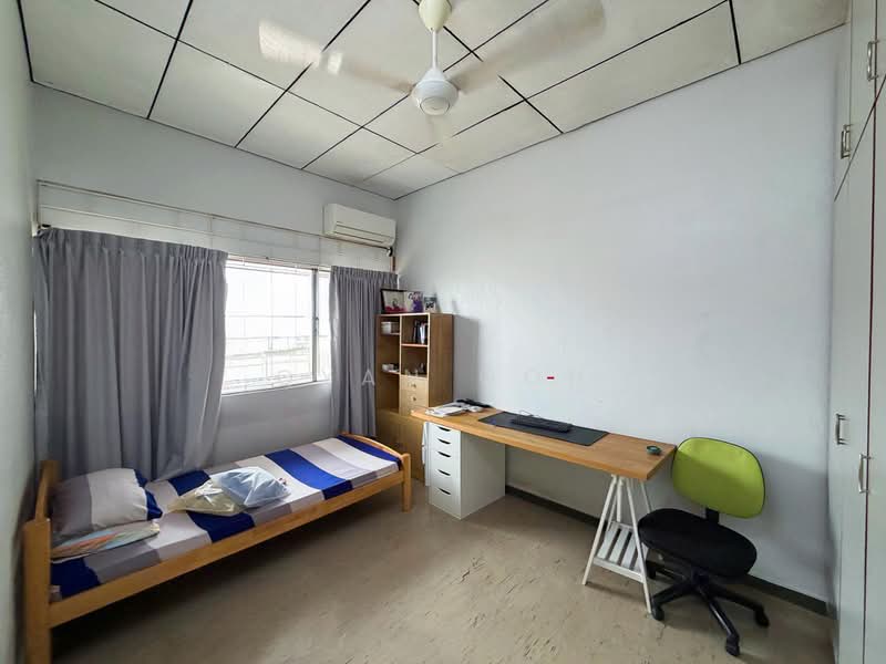 2-storey Terraced House for Sale in Island Glades (Jelutong) - Qyan Goh - Bedroom - PropertyGuru.com.my