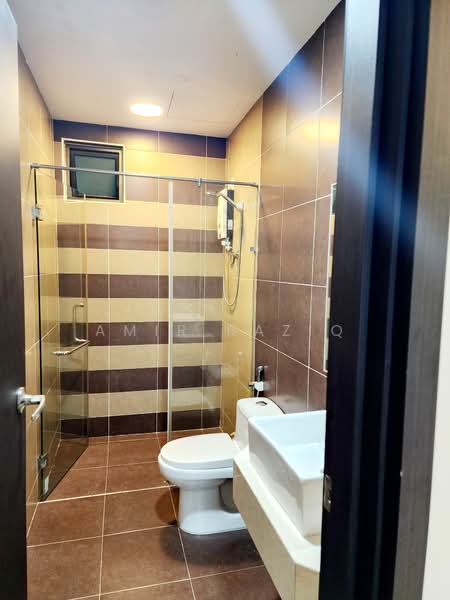 Service Residence for Sale at D'Inspire Residence (Inspira Bestari) - Amir Raziq - Bathroom - PropertyGuru.com.my