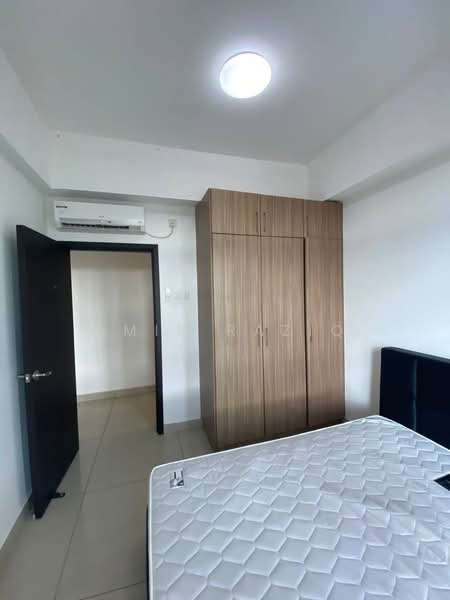 Service Residence for Sale at D'Inspire Residence (Inspira Bestari) - Amir Raziq - Bedroom - PropertyGuru.com.my