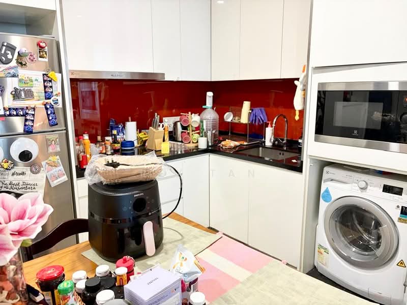 Servis Apartment untuk Disewa di Arcoris SOHO - Rex Tan - Kitchen - PropertyGuru.com.my