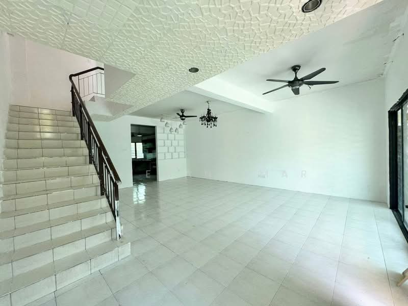 2-storey Terraced House for Sale in Saujana Utama (Selangor) - Hazeman Omar - Living Room - PropertyGuru.com.my