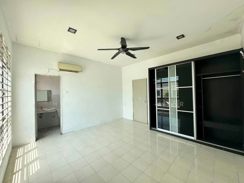 2-storey Terraced House for Sale in Saujana Utama (Selangor) - Hazeman Omar - Bedroom - PropertyGuru.com.my