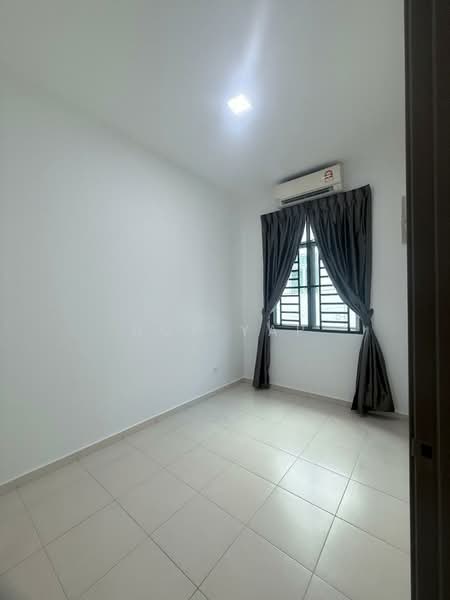 Rumah Teres 2 Tingkat untuk Dijual di Bandar Seri Alam (Masai) - Roy Yap - Bedroom - PropertyGuru.com.my