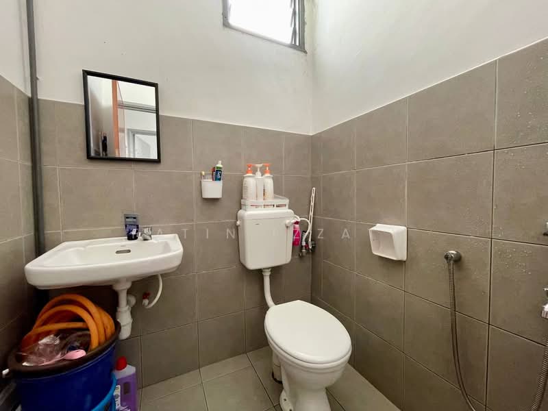 Townhouse for Sale in Johor Bahru (Johor) - Fatin Izzaty - Bathroom - PropertyGuru.com.my