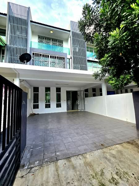 Rumah Teres 3 Tingkat untuk Dijual di Taman Bangi Avenue (Bangi) - Azli Ibrahim - Exterior - PropertyGuru.com.my