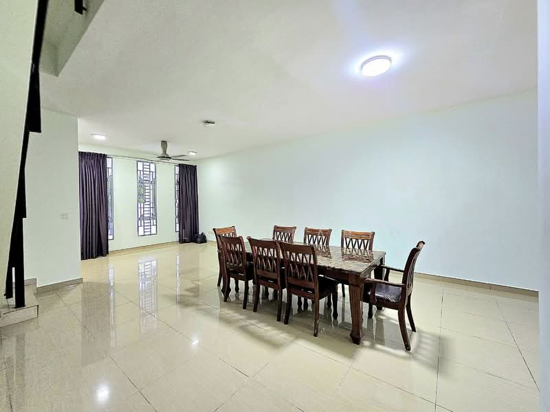 Rumah Teres 3 Tingkat untuk Dijual di Taman Bangi Avenue (Bangi) - Azli Ibrahim - Dining Room - PropertyGuru.com.my