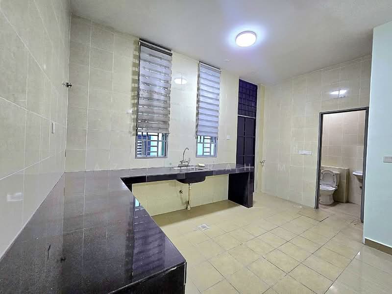 Rumah Teres 3 Tingkat untuk Dijual di Taman Bangi Avenue (Bangi) - Azli Ibrahim - Kitchen - PropertyGuru.com.my