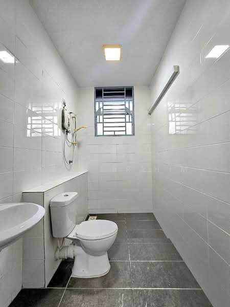 Rumah Teres 3 Tingkat untuk Dijual di Taman Bangi Avenue (Bangi) - Azli Ibrahim - Bathroom - PropertyGuru.com.my