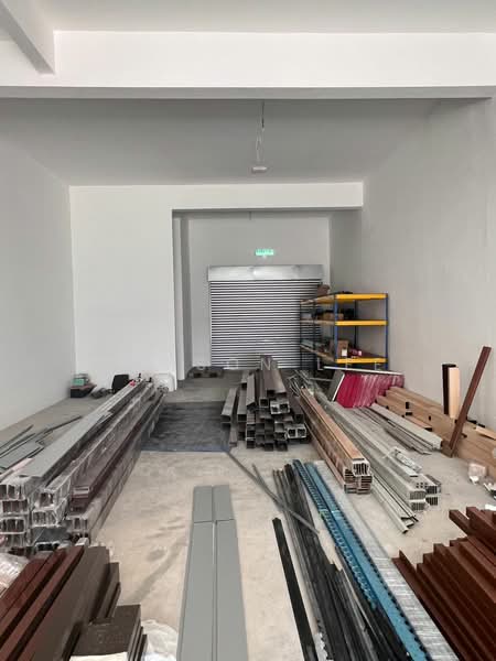 Shop / Office for Sale in Bandar Bukit Beruntung (Bukit Beruntung) - Samson Lee - Interior - PropertyGuru.com.my