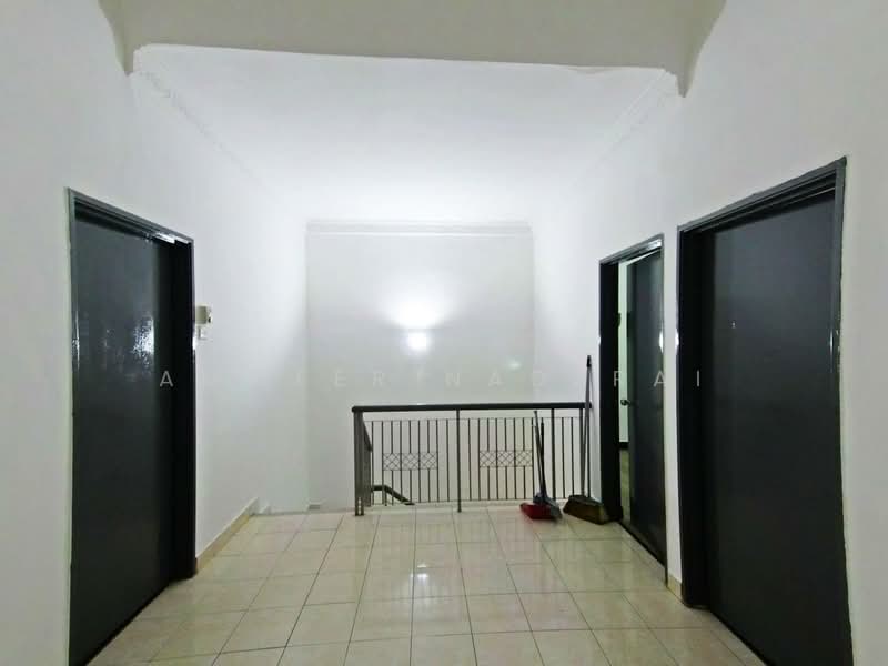 2-storey Terraced House for Sale in Taman Bukit Mewah (Kajang) - Ammeer Nadzrai - Corridor - PropertyGuru.com.my