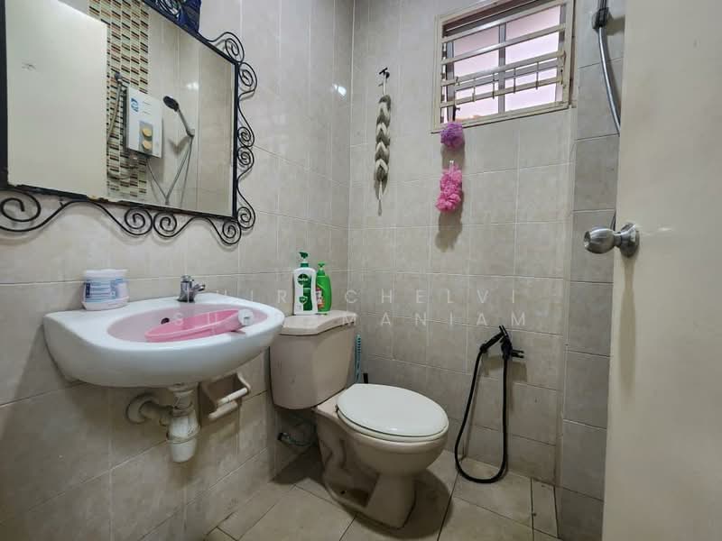 Terraced House for Sale in Bandar Bukit Puchong (Puchong) - Thiruchelvi Supramaniam - Bathroom - PropertyGuru.com.my