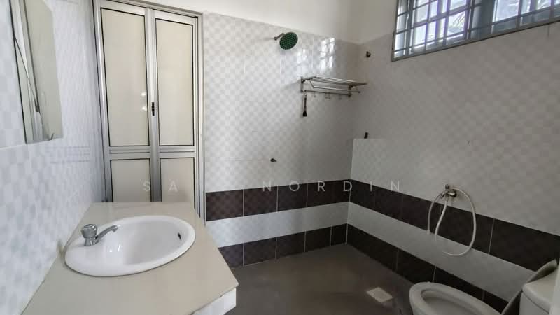 Rumah Banglo untuk Dijual di SS3 (Petaling Jaya) - Sa'a Nordin - Bathroom - PropertyGuru.com.my